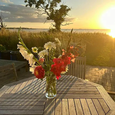 Prázdninový dům With Soul A Few Steps From The Water *