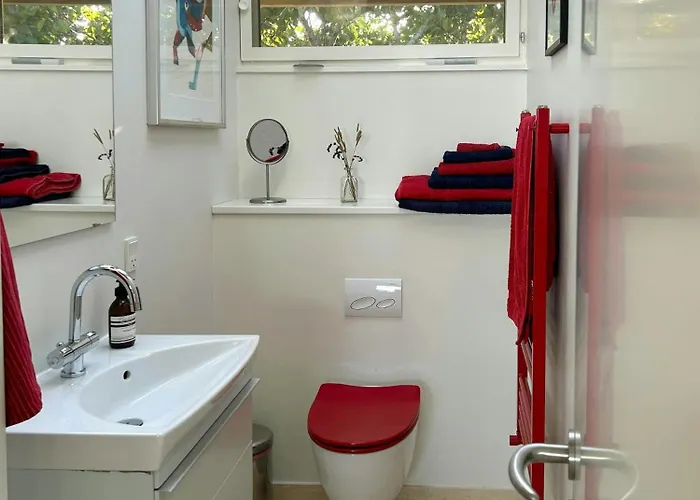 With Soul A Few Steps From The Water بيت للعطل Martofte